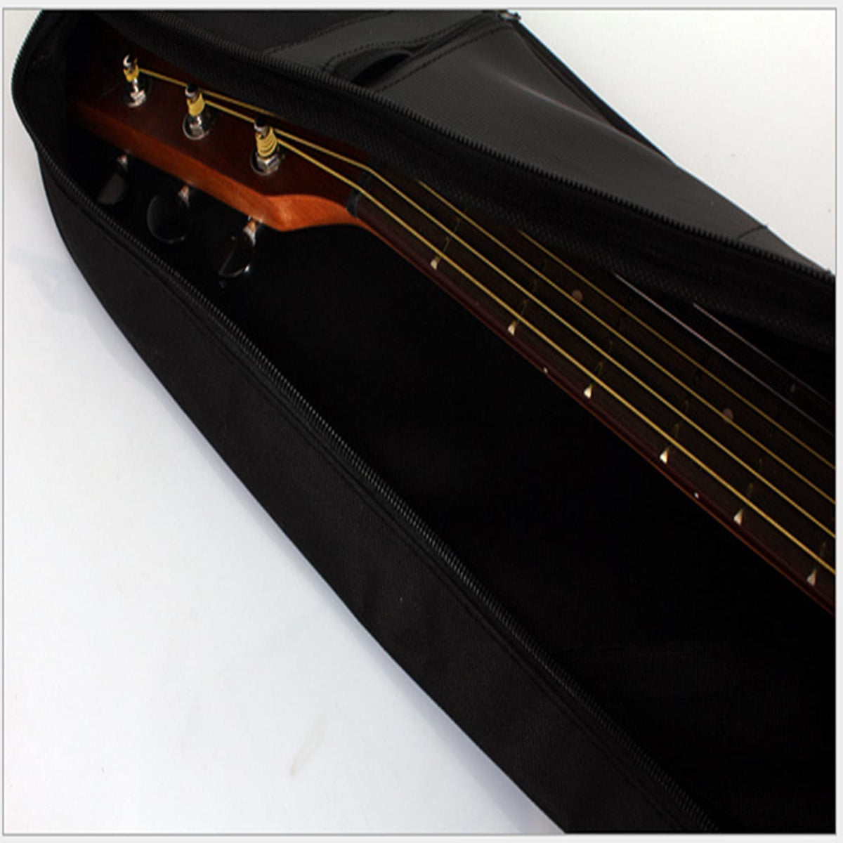 Acoustic Guitar Bag with Adjustable Shoulder Strap A371505