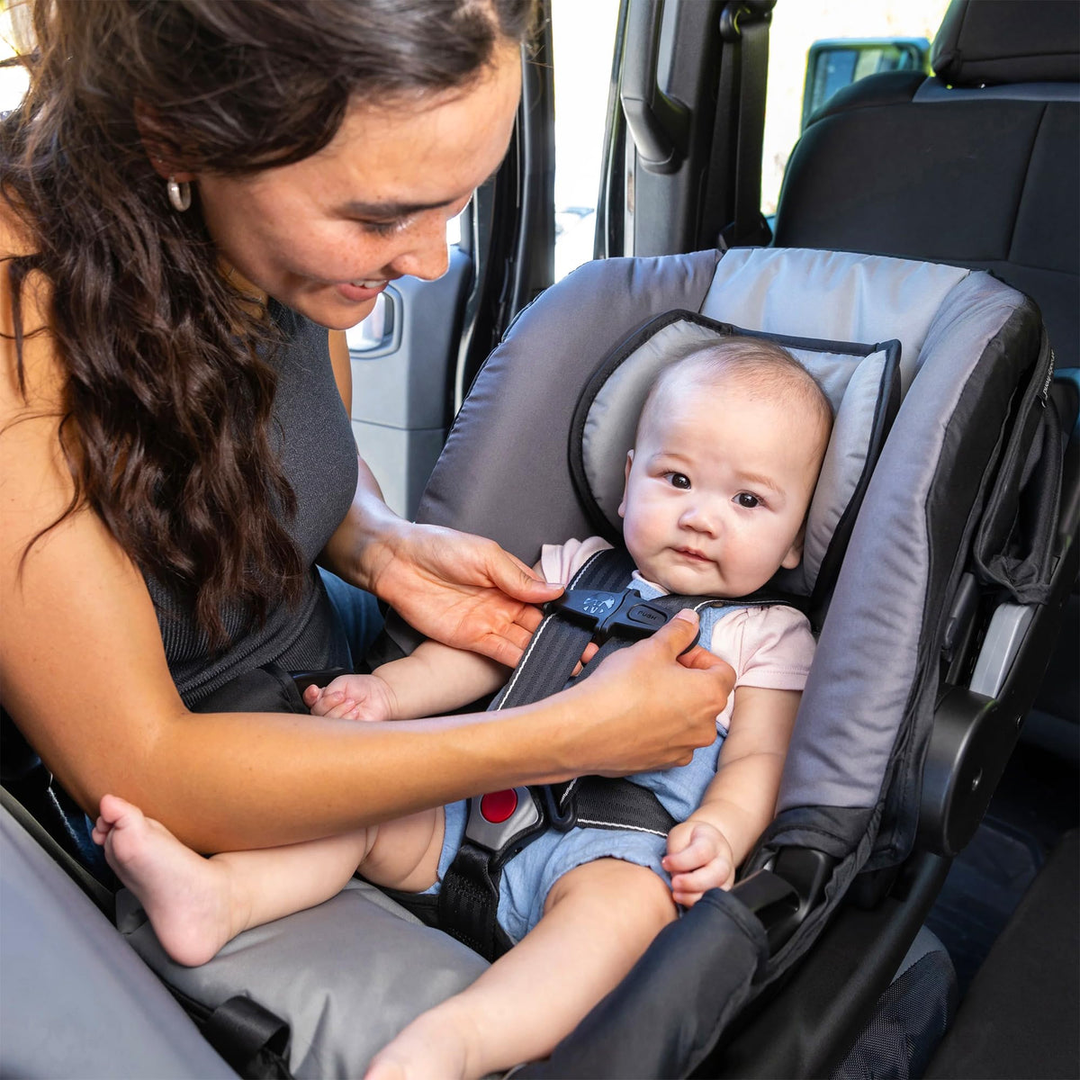 Rear-Facing Infant Car Seat N674532